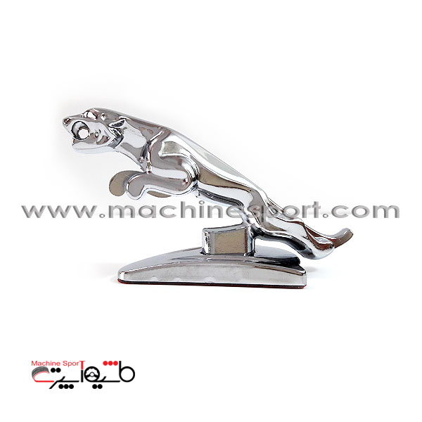 آرم جگوار روی کاپوت Jaguar