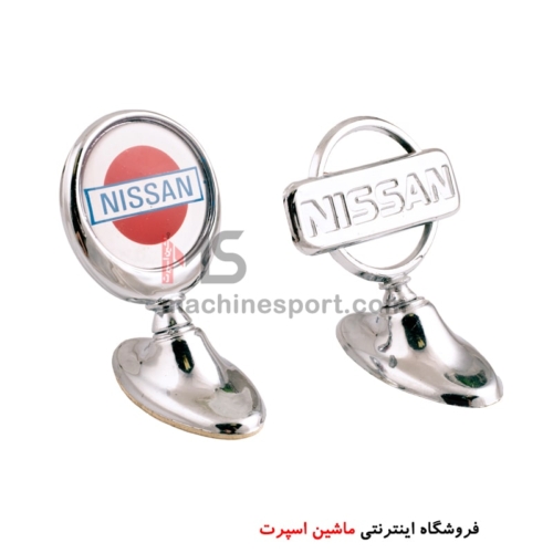 آرم ایستاده روی کاپوت نیسان